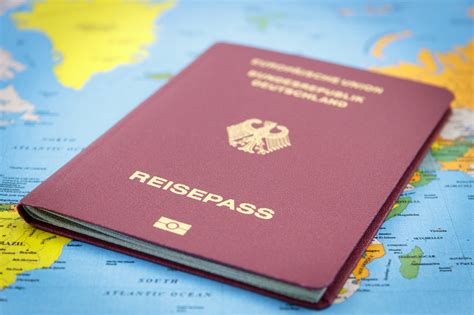 singapore  longer   worlds  powerful passport   european country
