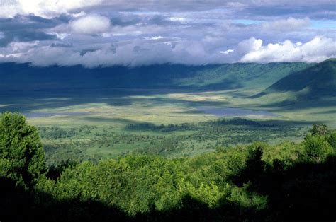 ngorongoro crater  famous places