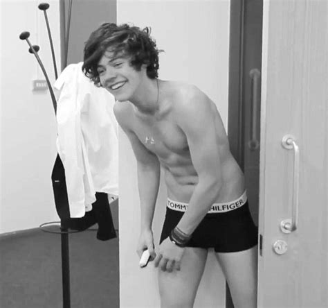 Harry Styles Prances Around In Boxers Backstage At One Direction Show