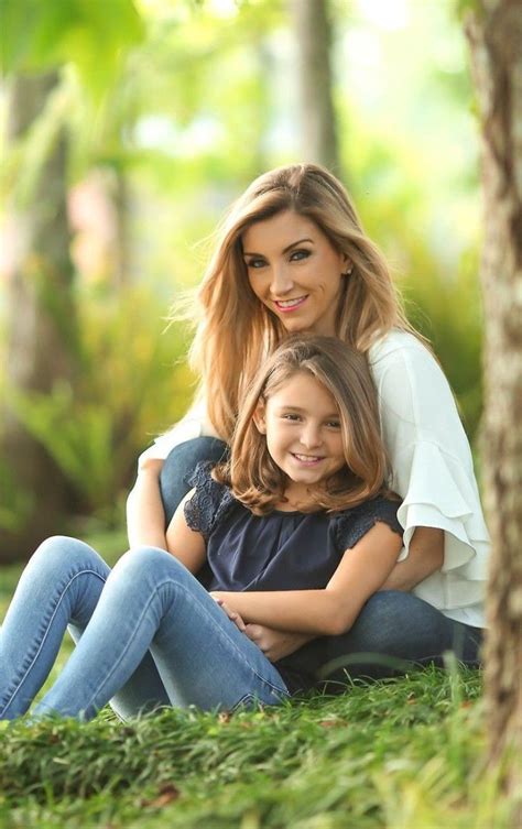 Pin By Priscilla Monzon On Mom And Daughter Photo Ideas Mother Daughter