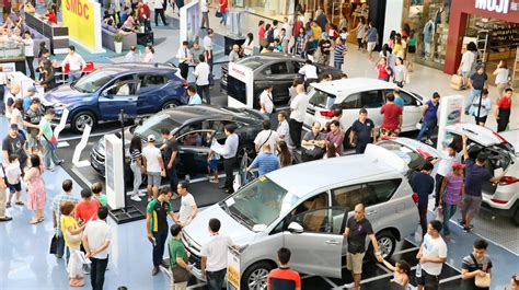 middle class kicks philippine car buying into high gear