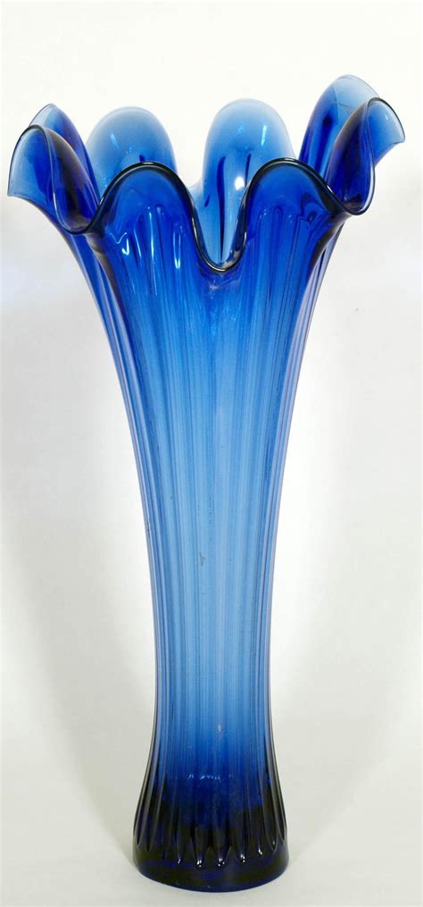 Early 20th Century Art Nouveau Blue Vase Murano Glass