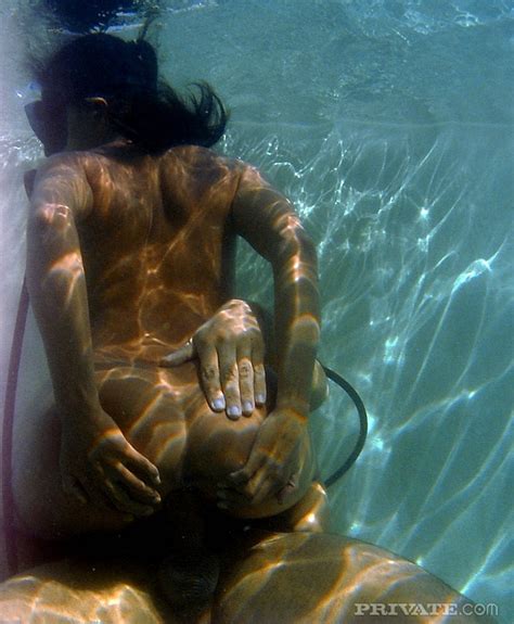 underwater blowjob and fucking with this horny asian priva pichunter