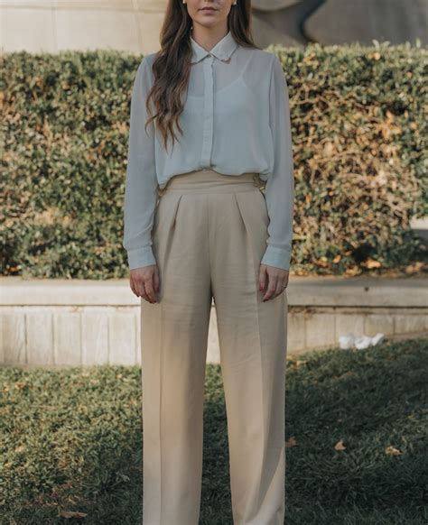 ways  women  wear trousers   casual spring outfit