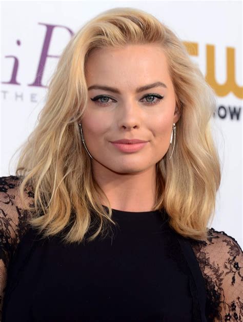 Top 31 Margot Robbie Sexy Photos Pictures And Wallpaper Download