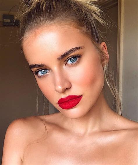 Bold Red Lip Bright Red Lipstick Bold Red Lips Prom Makeup Hair