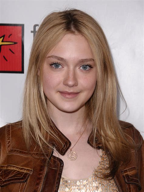 dakota fanning   share