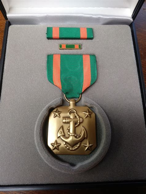 Us Navy Achievement Presentation Set Medal Ribbon And Lapel Pin