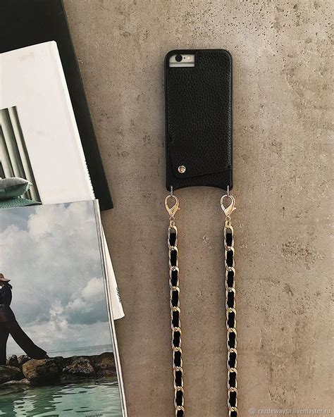 Кожаный чехол на ремешке для айфона Iphone 7 8 в интернет магазине