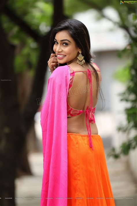 saree seduction sanjana anne in pink backless blouse