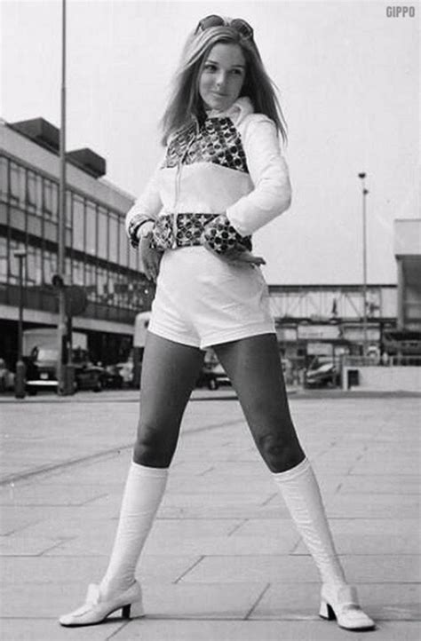 Hotpants Of The 1960s And 70s 70s Fashion Fashion 1960s Fashion