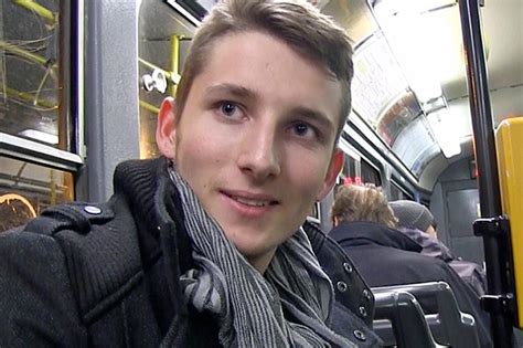 czech hunter 121 dragué dans le métro gaymobile fr