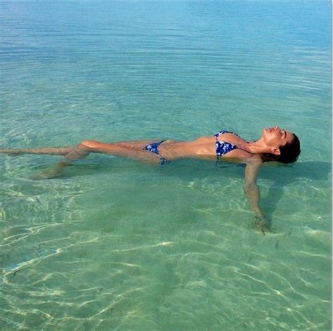 ミランダ・カー 恋人が死んだ時とモデルのオーディションで学んだこと 海と水着とlaxファッション Paris Japon Kokoの美しい