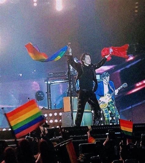 Harry Styles Pride Flag Nel 2020 Harry Styles Sfondi
