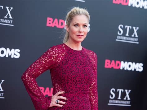 Christina Applegate Had Her Ovaries And Fallopian Tubes Removed To