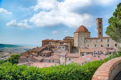 volterra tuscany scenic town   etruscan
