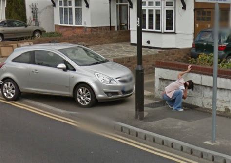 g1 mulher é flagrada pelo street view vomitando e