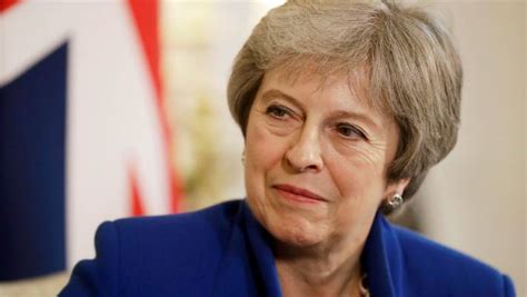 uk cabinet backs draft brexit deal stuffconz
