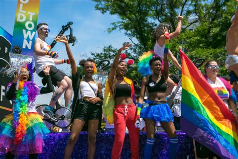 check     chicago pride parade