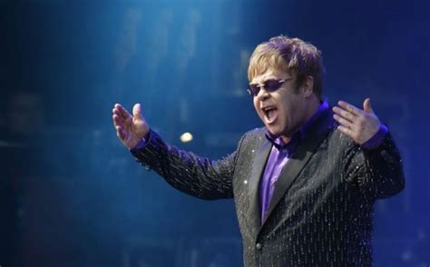 Elton John Quiere Reunirse Con Putin Para Tratar Derechos De