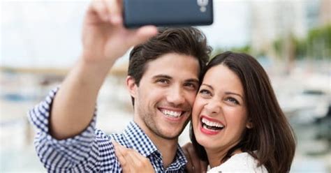 como tomar la selfie perfecta cinco trucos para lograrlo