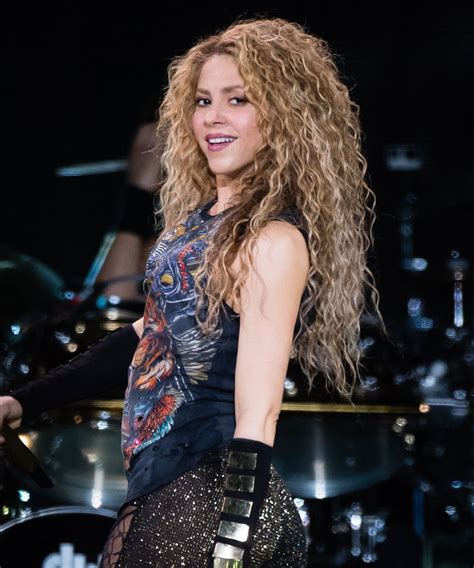 Shakira S Beauty Evolution Is A Love Letter To Natural