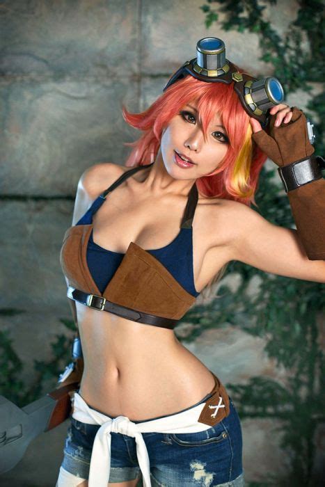 gorgeous girls    cosplay properly  pics