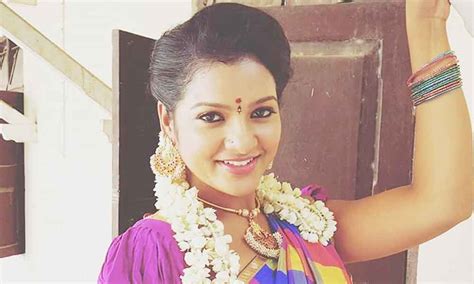 Vj Chitra Actress Profile With Age Bio Photos And Videos