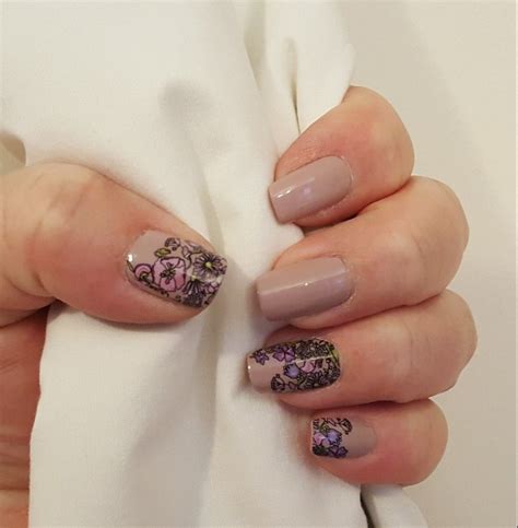 jamberry barely  lacquer  dancing violets nail wrap overlays