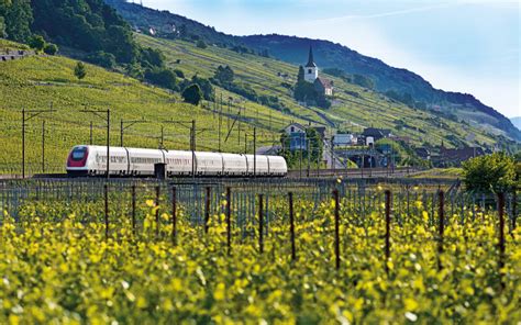 trains zurich  andermatt train  switzerland happyrail
