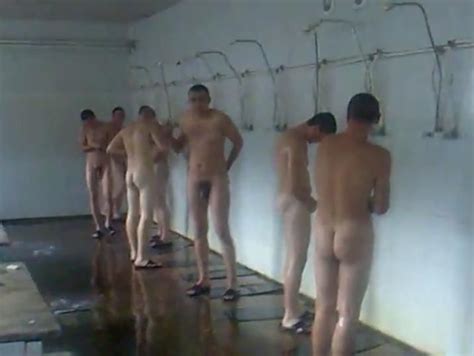 mens college showers in college