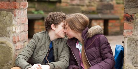 Hollyoaks Peri And Tom Kiss Pictures