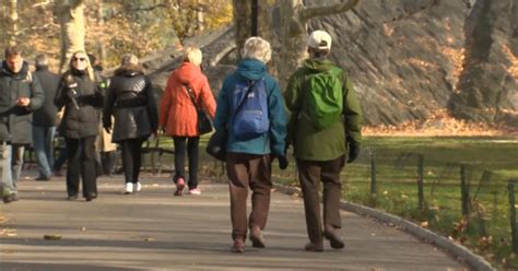 slow walking speed  signal alzheimers   elderly cbs news