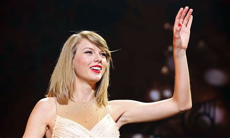 Taylor Swift Takes A Stand Over Spotify Music Royalties Music The