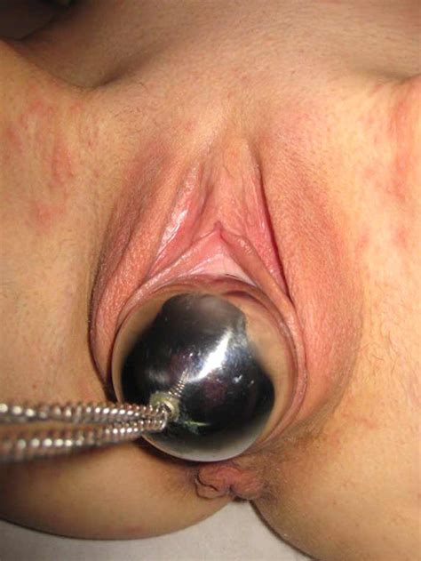 extreme insertions in the pussy bdsm torture pics