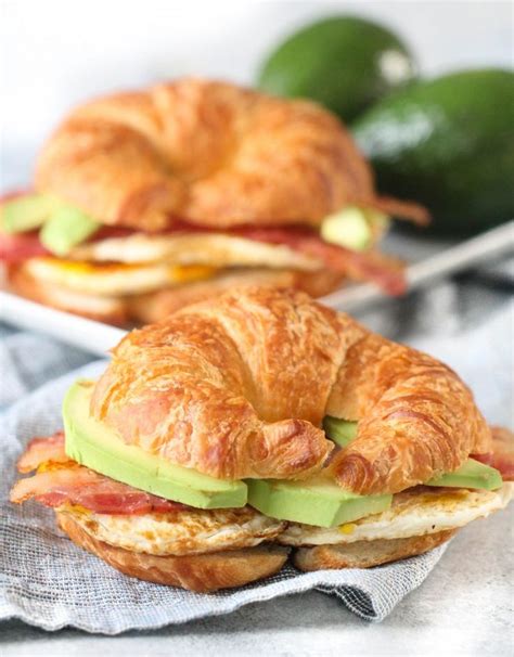 croissant breakfast sandwich recipe croissant breakfast sandwich