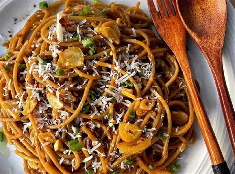 spicy garlic spaghetti  ingredient easy recipe   fancy lunch
