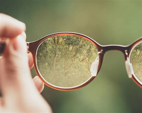 how to pick the best progressive lens glasses？ emma optics provide