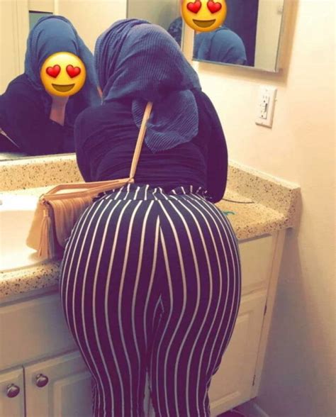what a fine hijabi ass fucking that babe must be