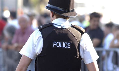 guns  shanks gang targeted  early morning police raids  uk