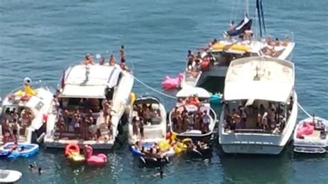 Sydney Harbour Party Boats Residents Push For New Laws To Reign In