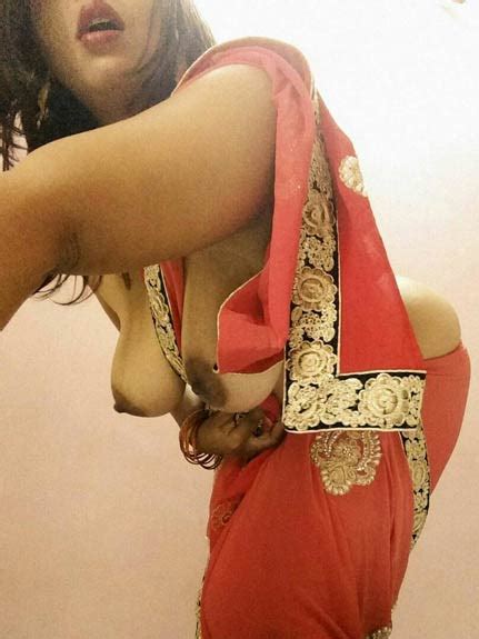 aunty boobs hila rahi he webcam par indian sex pics