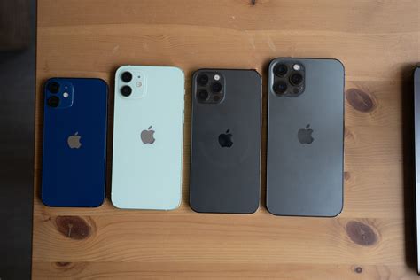 iphone  mini  tiny heres    compares   phones