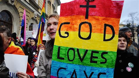 russia anti gay law brings fear to community sbs news