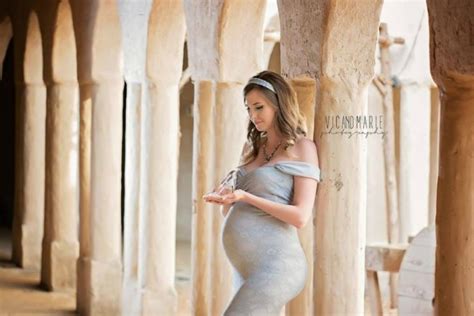 disney inspired maternity photo shoot turns pregnant mums