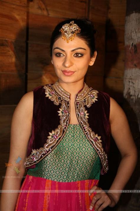 punjabi actress neeru bajwa hot and sizzling photos and images most beautiful punjabi girls