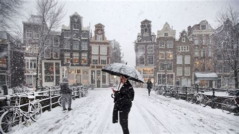 nederland smelt weg bij video van amsterdam  de sneeuw rtl nieuws