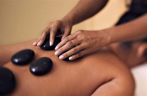 What Is A Hot Stone Massage Benefits And What To Expect