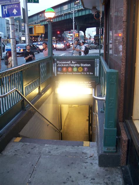 roosevelt av jackson heights subway station  street queens ny news current station   word