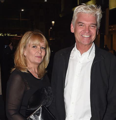phillip schofield reveals he proposed to his wife naked